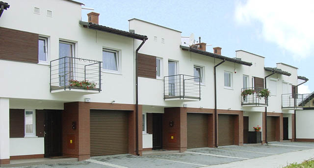 Posuvné dveře BR- 77, barva RAL 8014 Posuvné dveře BR- 77, barva RAL 8014